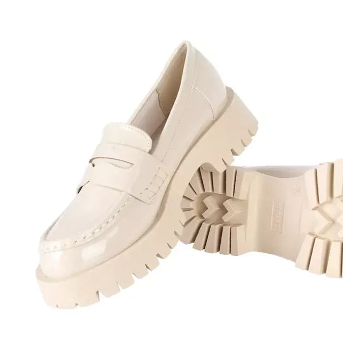 MOCASIN HUTCH